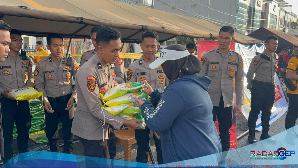 Ditsamapta Polda Sumut Meriahkan Car Free Day dengan Gerakan Pangan Murah